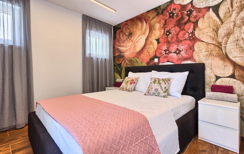 Mincheta - Luxury Rooms Primošten المظهر الخارجي الصورة